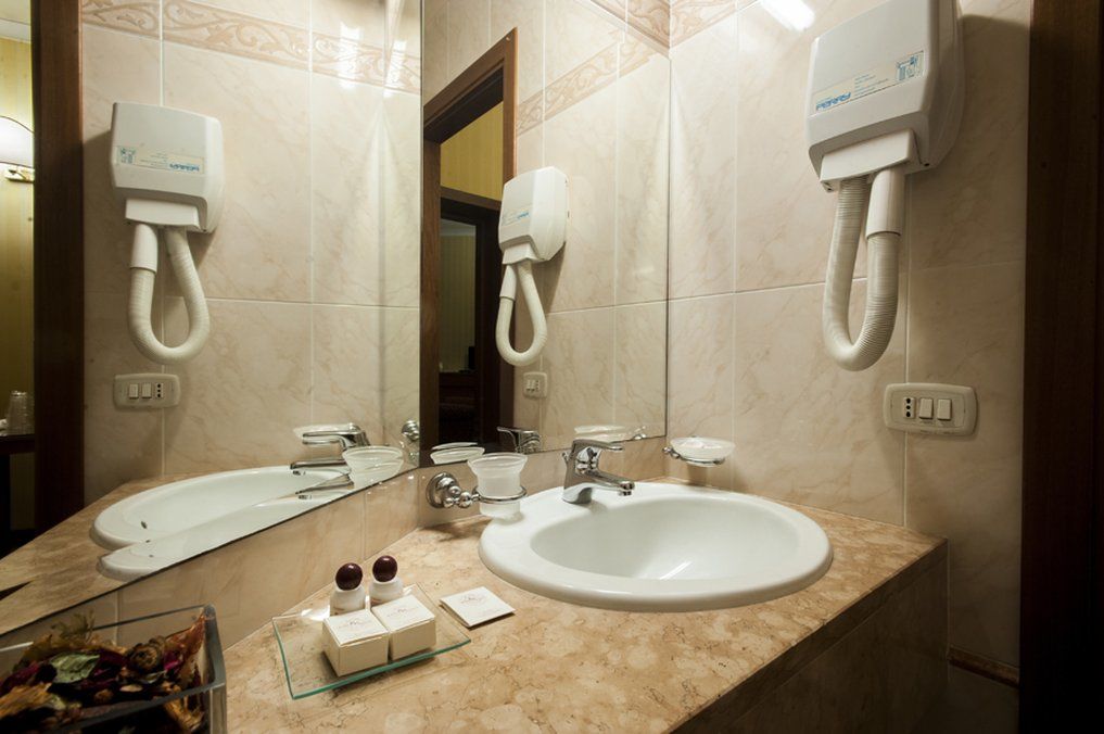 Hotel Residenza D'aragona 4*