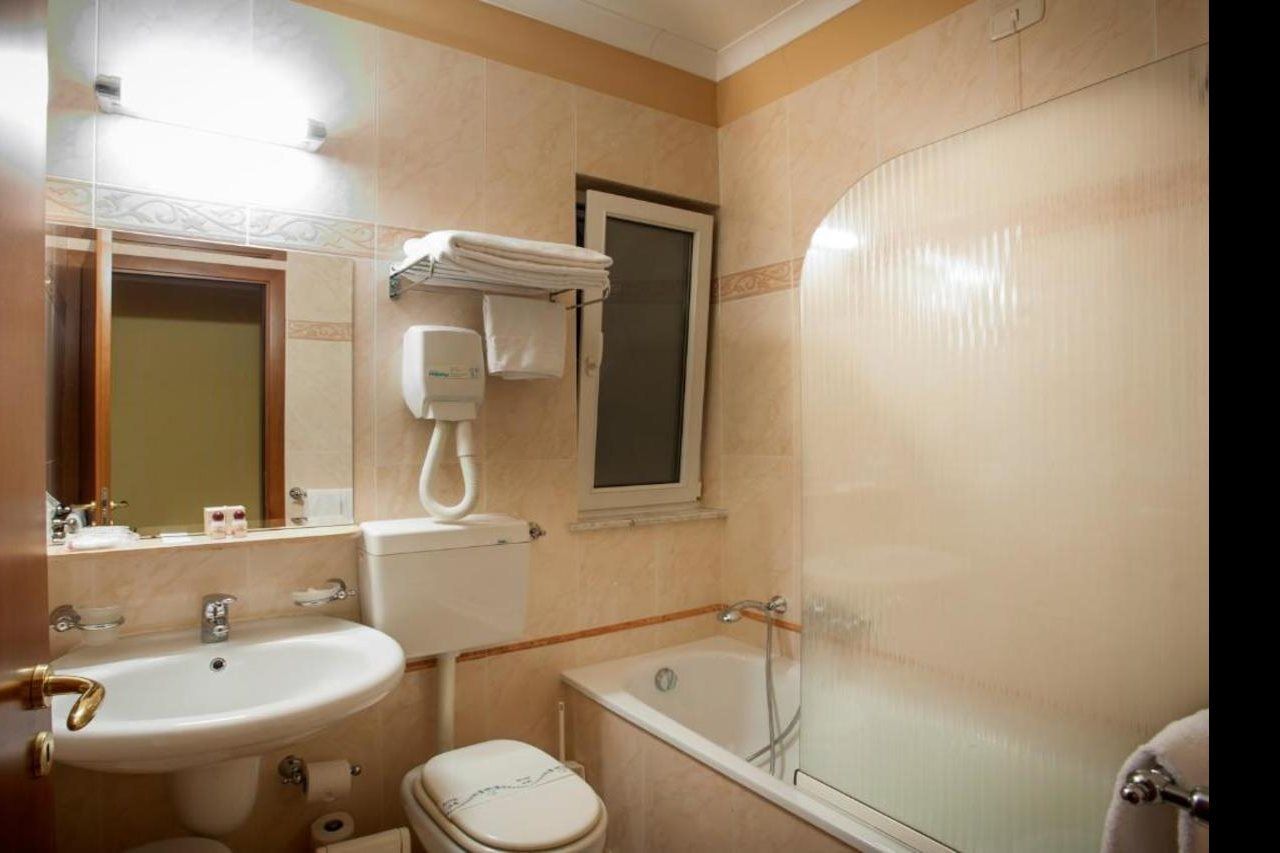 Hotel Residenza D'aragona 4*