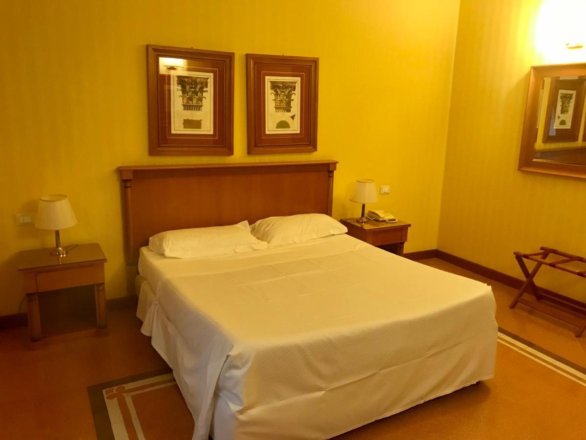Hotel Residenza D'aragona 4*